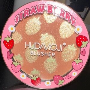 HudaMoji Strawberry Blusher